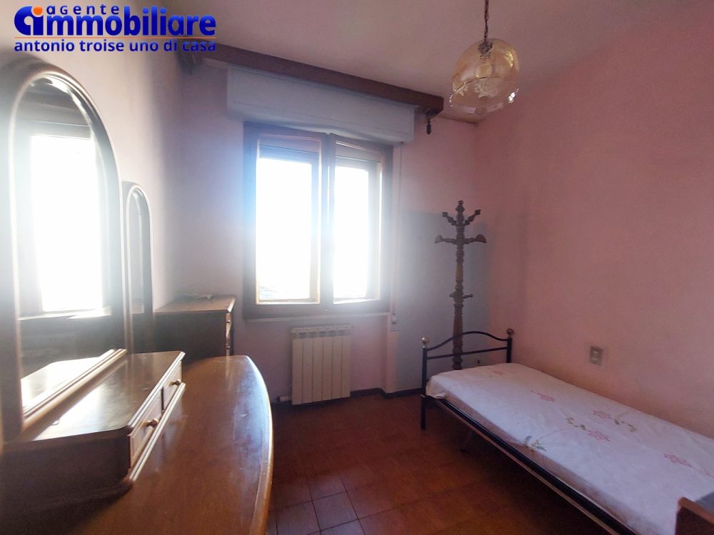 Pistoia-piano-ultimo-zona-residenziale-2-bagni-giardino 12