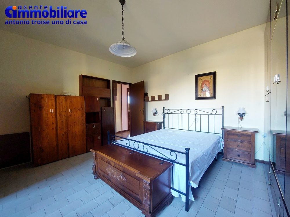 Pistoia-piano-ultimo-zona-residenziale-2-bagni-giardino 19