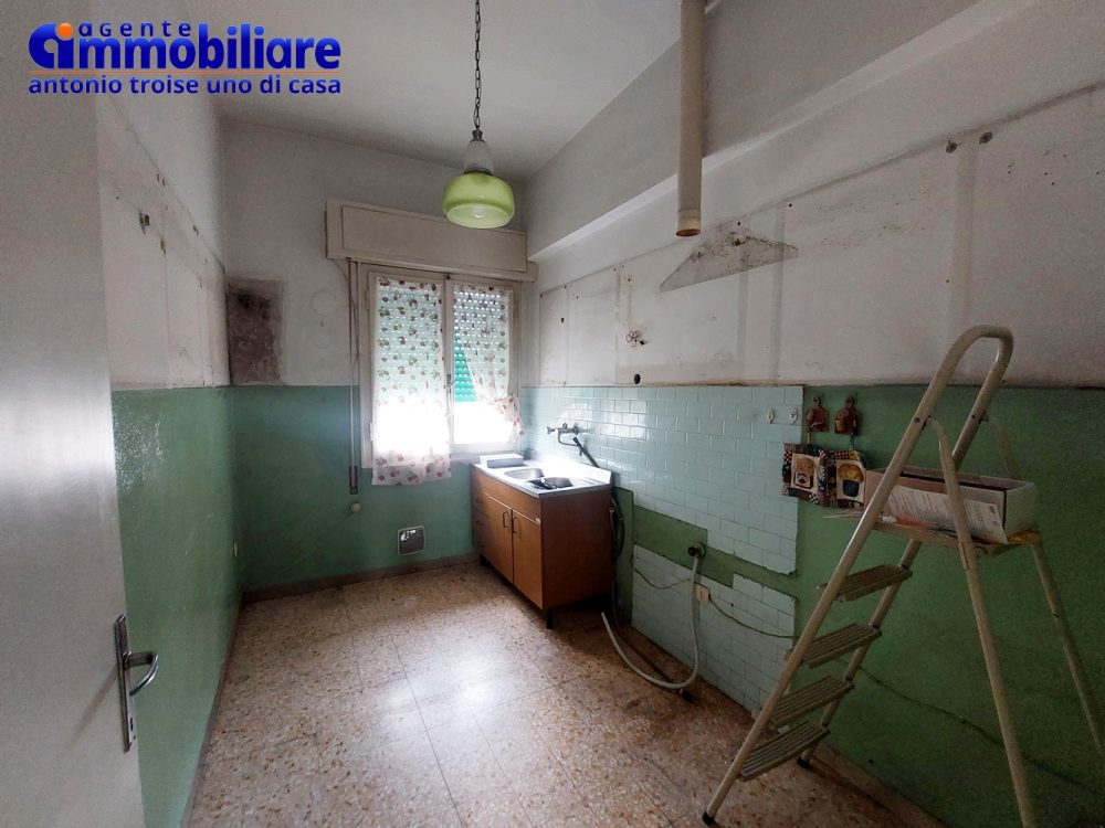 pistoia-vendita-trilocale-ultimo-piano-garage-mansarda 16