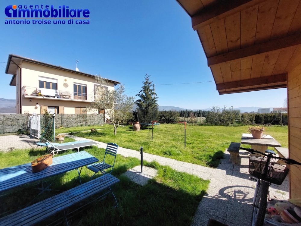 pistoia-nespolo-vendita-ultimo-piano-bifamilaire-giardino-mansarda 29